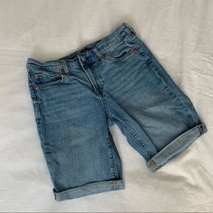 Women’s Gap 9” Bermuda Shorts Medium Wash Sz. 26